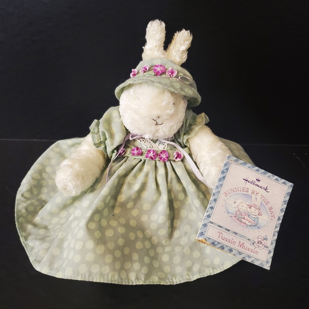 Vintage 2002 Bunnies By The Bay Tussie Mussie Stuffed Animal Plush 9" W/Tags